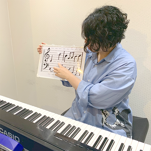 ギター ベース ピアノ サックス カホン 楽器 教室 レッスン リズムセブンアカデミー
川崎