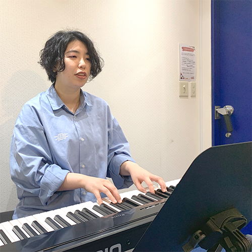 ギター ベース ピアノ サックス カホン 楽器 教室 レッスン リズムセブンアカデミー
川崎
