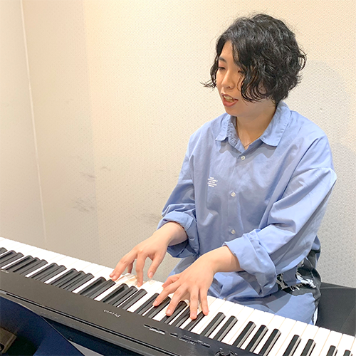 ギター ベース ピアノ サックス カホン 楽器 教室 レッスン リズムセブンアカデミー
川崎