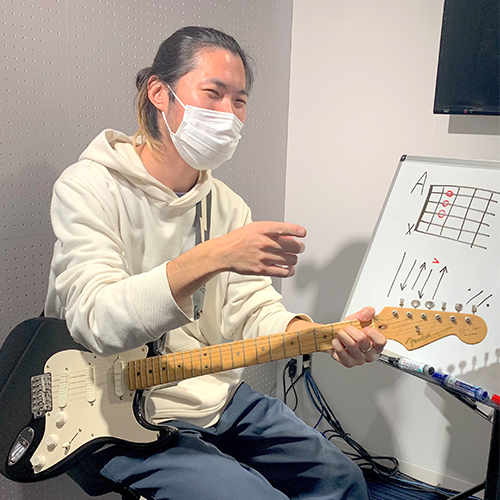 ギター ベース ピアノ サックス カホン 楽器 教室 レッスン リズムセブンアカデミー
目黒